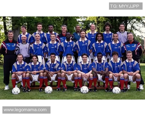 法国足球队球星在欧洲杯赛场上的精彩表现与荣誉之路